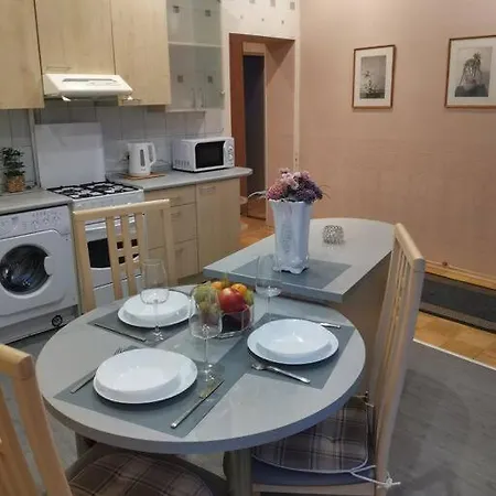 Cozy, Spacious Gertruda Self Chek In 20 Min To Old With Car 5 Min Apartment